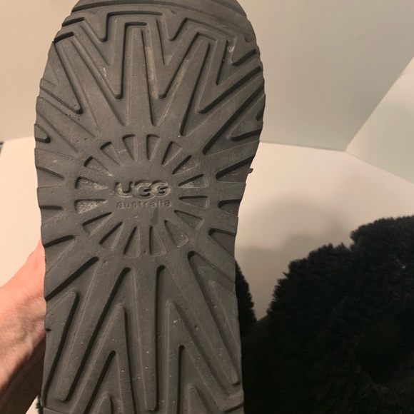 UGG black suede button boots - Picture 11 of 11